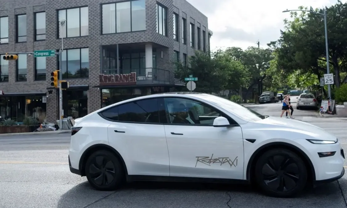 Robotaxi của Tesla đối mặt thử thách an toàn trên đường phố Mỹ