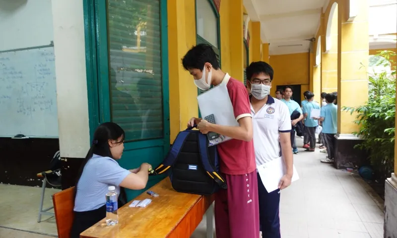 Gần 10.000 thí sinh không làm thủ tục dự thi THPT 2025 