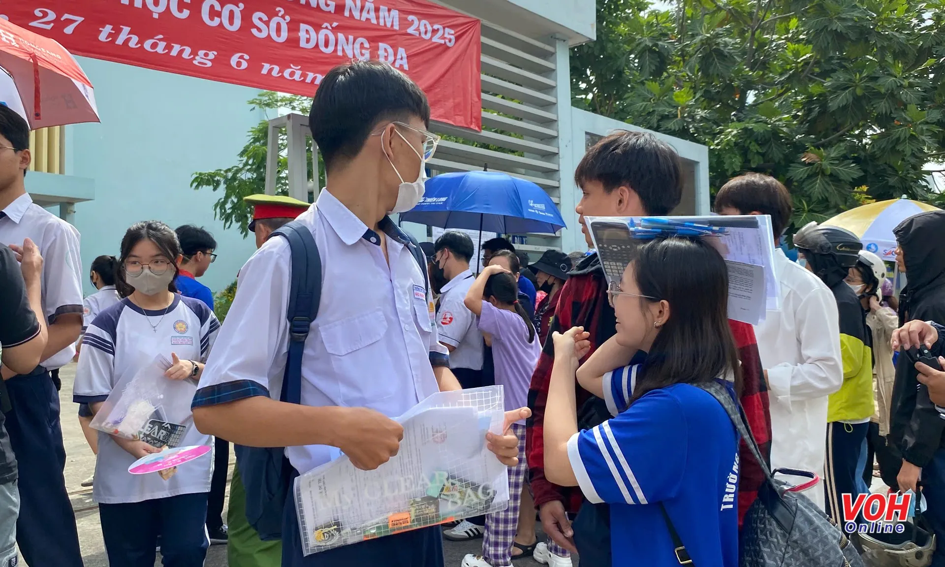 thi-tot-nghiep-270625-6