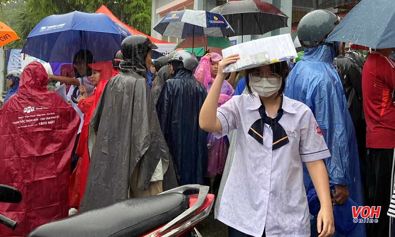 Đề toán Tốt nghiệp THPT quá khó!