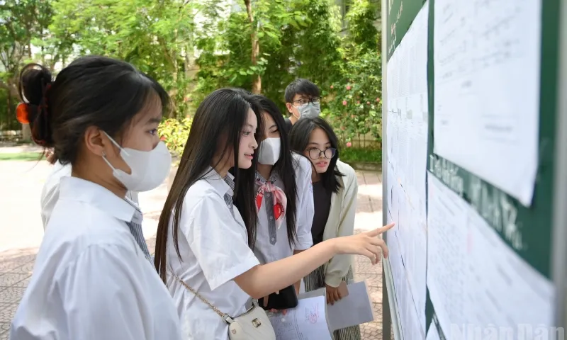 Hơn 1 triệu thí sinh bước vào môn thi đầu tiên kỳ thi tốt nghiệp THPT 2025