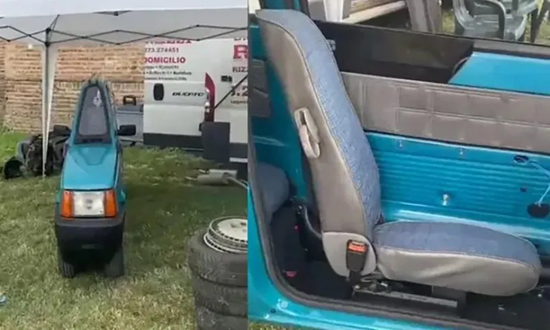 Xe rất hẹp chỉ đủ chỗ cho một người ngồi và tay để gác lên cửa xe