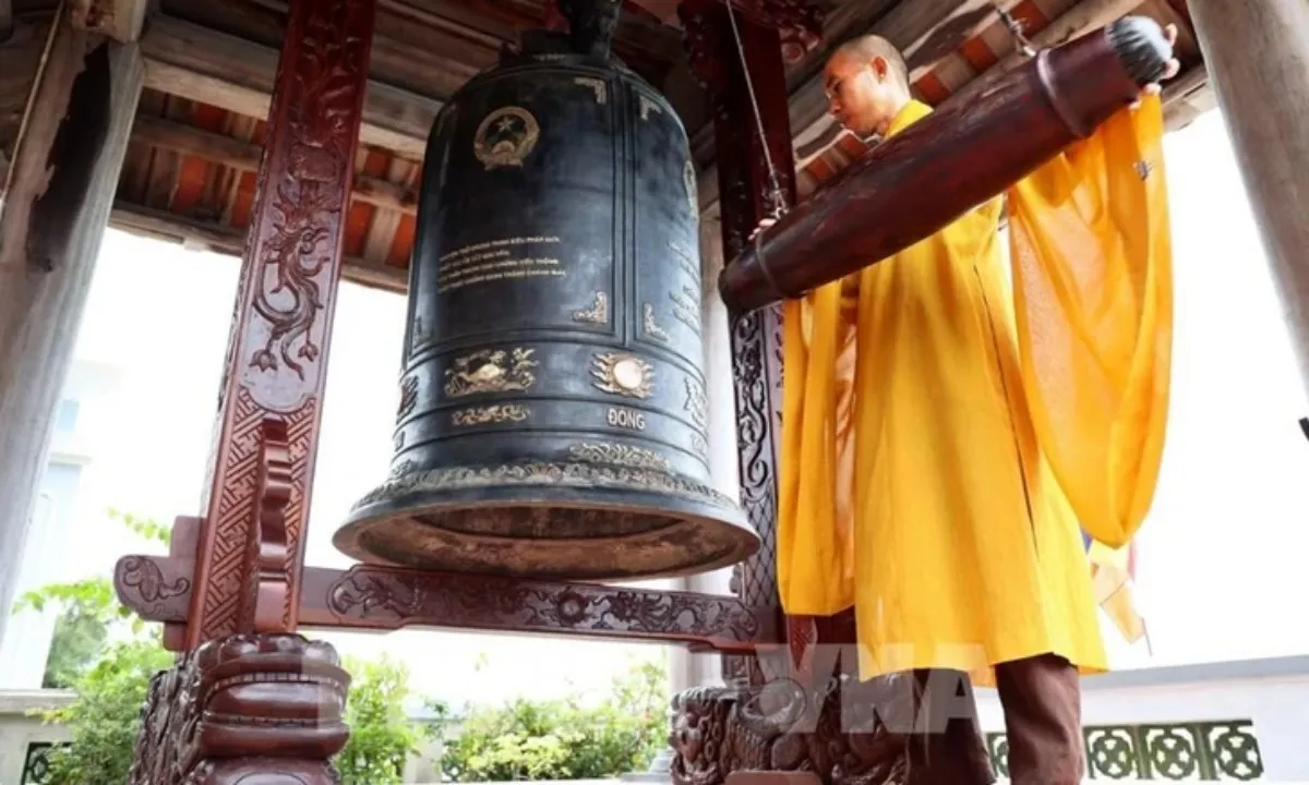 dai-duc-thich-nhuan-hieu-tru-tri-chua-da-tay-truong-sa-thinh-chuong-chua-anh-ttx-17509863144021297346319