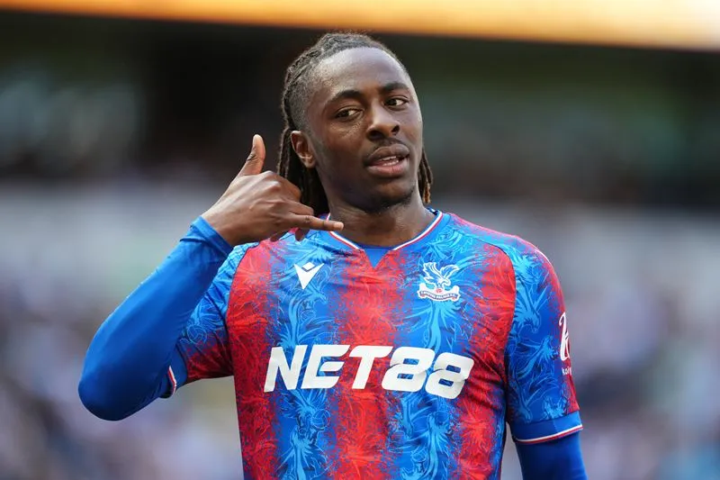 Eberechi Eze đang nhận được sự quan tâm từ Arsenal và Tottenham. Ảnh: Internet