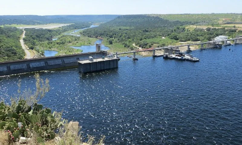 Hồ Possum Kingdom là một viên ngọc xanh nằm ở phía tây bắc Fort Worth, bang Texas, Hoa Kỳ.