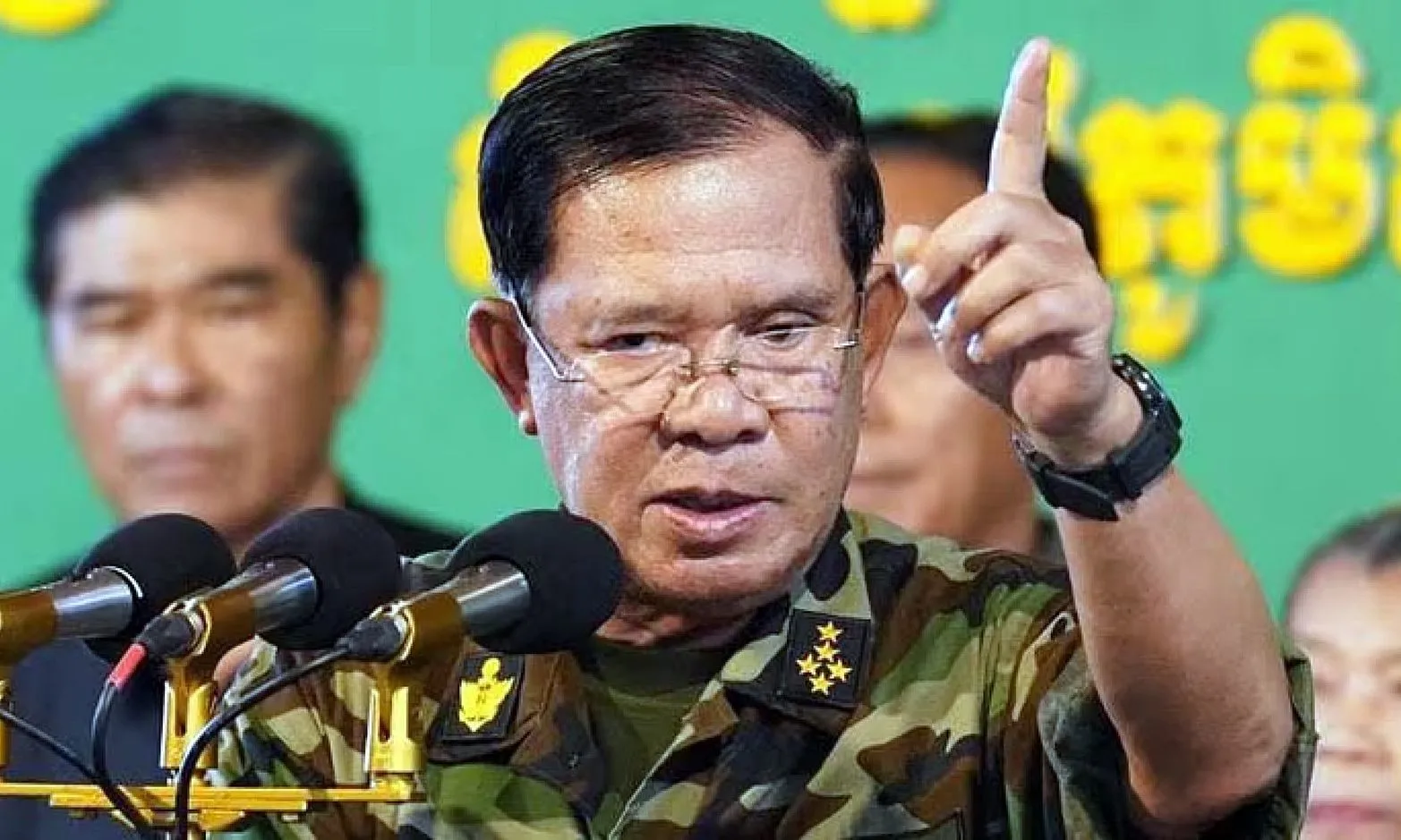 Ông Hun Sen bác tin đồn tự bổ nhiệm, khẳng định sẵn sàng ra trận nếu cần