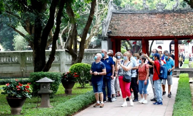 Khách du lịch Hà Nội