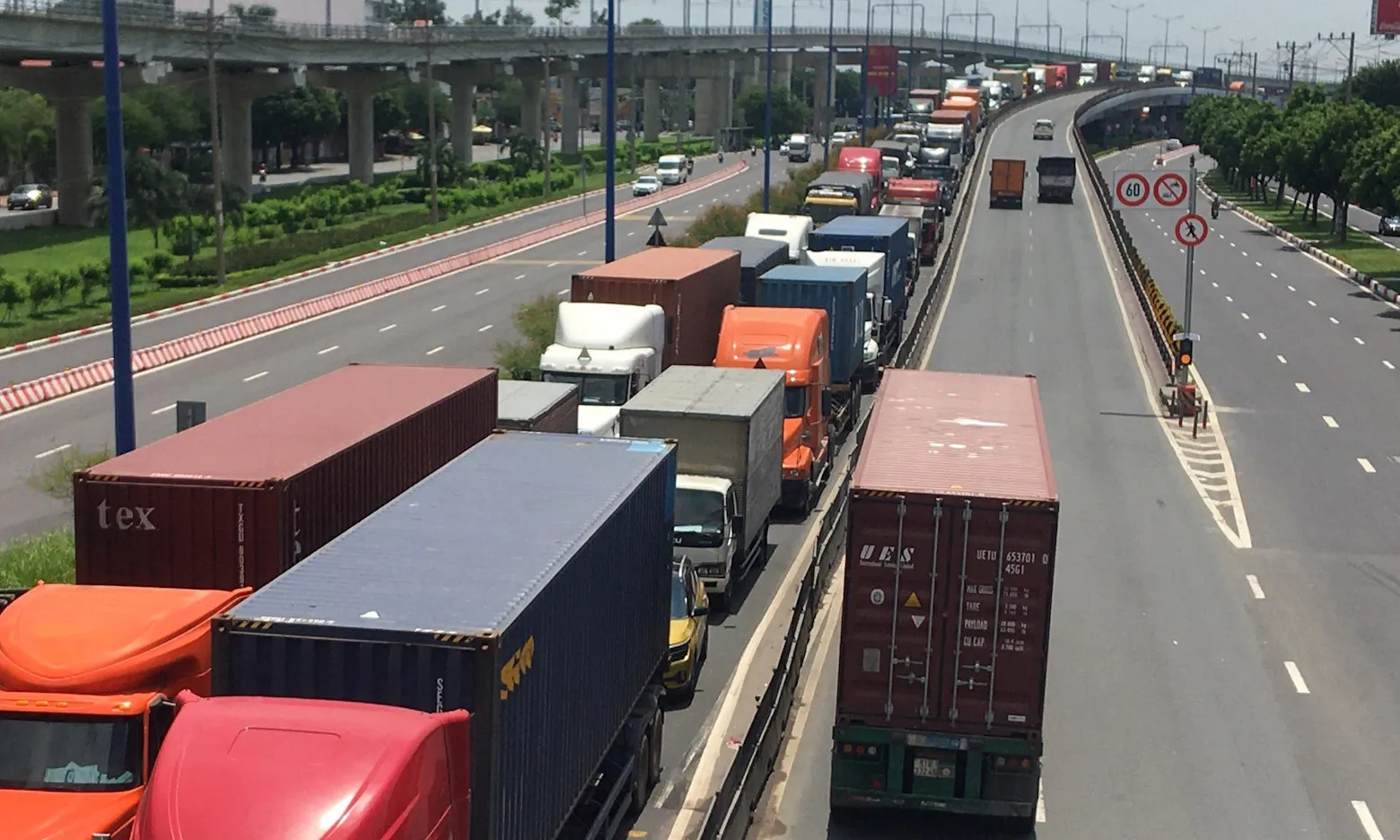 Kẹt xe nghiêm trọng tái diễn tại cửa ngõ phía Đông TPHCM