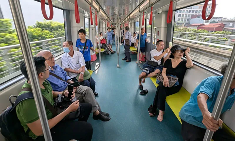 Hà Nội triển khai vé đa phương thức đi được cả xe buýt và metro