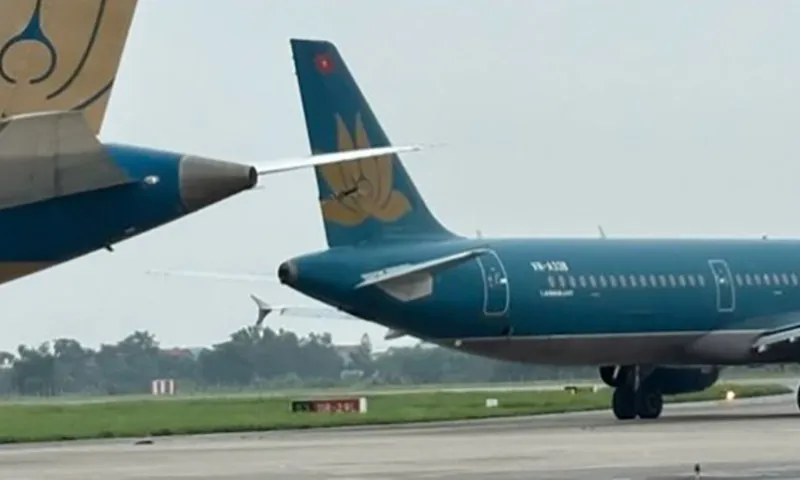 Hiện trường vụ tai nạn hai máy bay va chạm tại sân bay Nội Bài