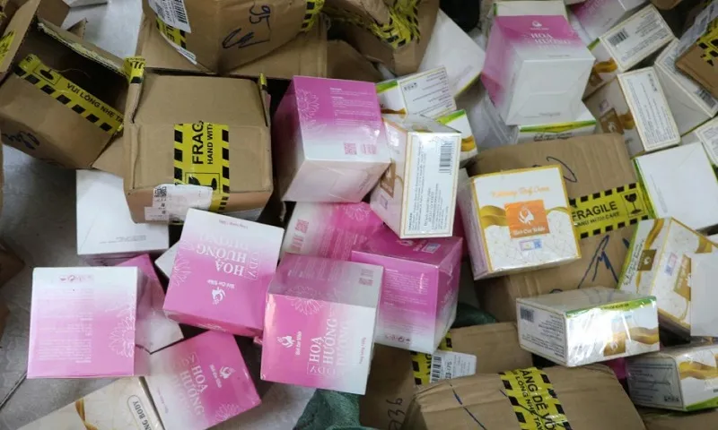 Kiên Giang phát hiện kho mỹ phẩm nghi giả, lừa đảo khách hàng qua mạng  