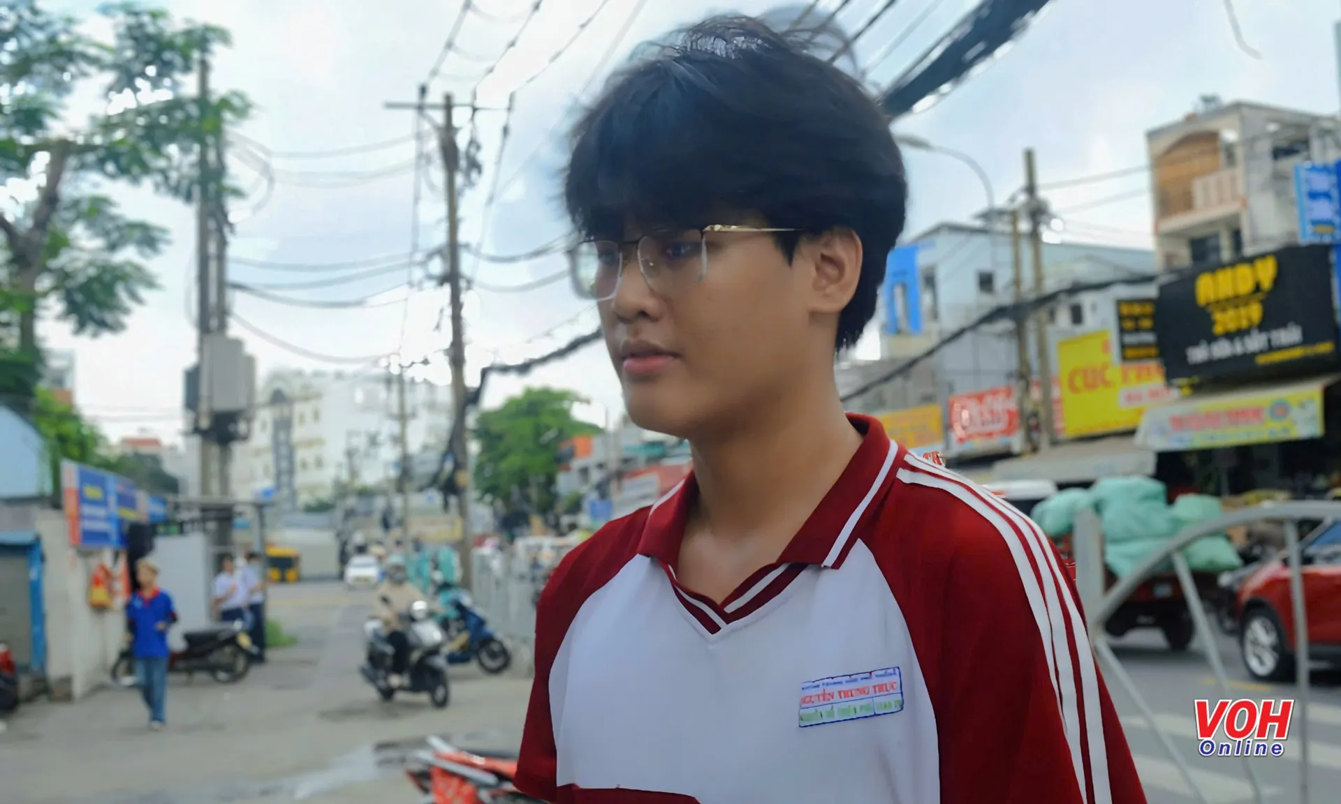 thi-tot-nghiep-280625-3
