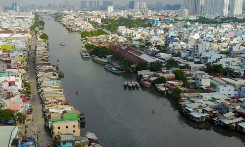 Kinh Đôi chảy qua quận 8
