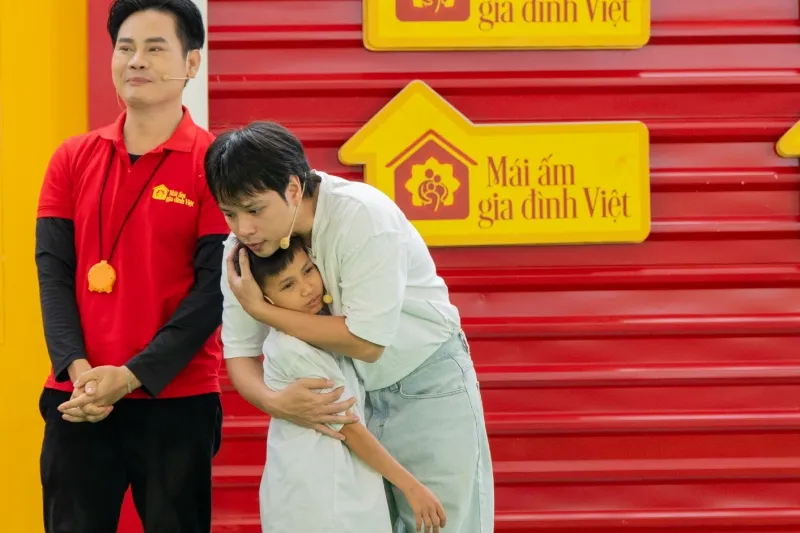 ninh-duong-lan-ngoc-va-duc-phuc-ung-ho-cac-em-nho-mo-coi-du-khong-tham-gia-ghi-hinh 19800101-000000-10