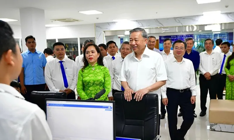 Tổng Bí thư Tô Lâm khảo sát Trung tâm phục vụ hành chính công phường Xuân Hòa