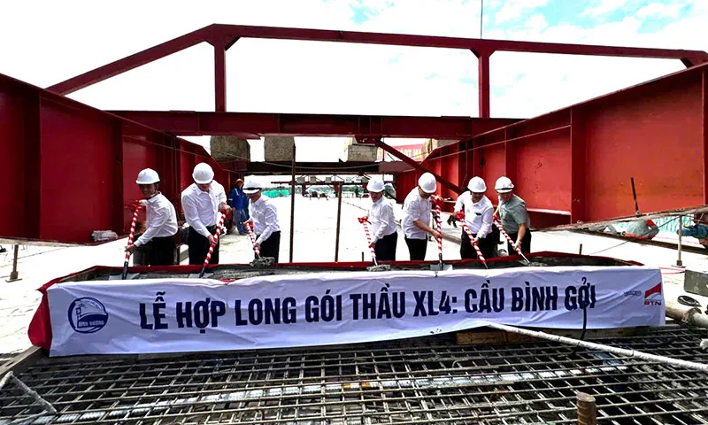 Hợp long cầu Bình Gởi nối 2 bờ sông Sài Gòn