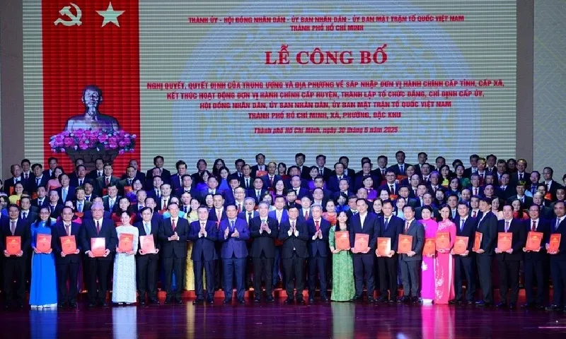TPHCM điều động 22 cán bộ lãnh đạo tăng cường công tác cơ sở tại phường, xã, đặc khu
