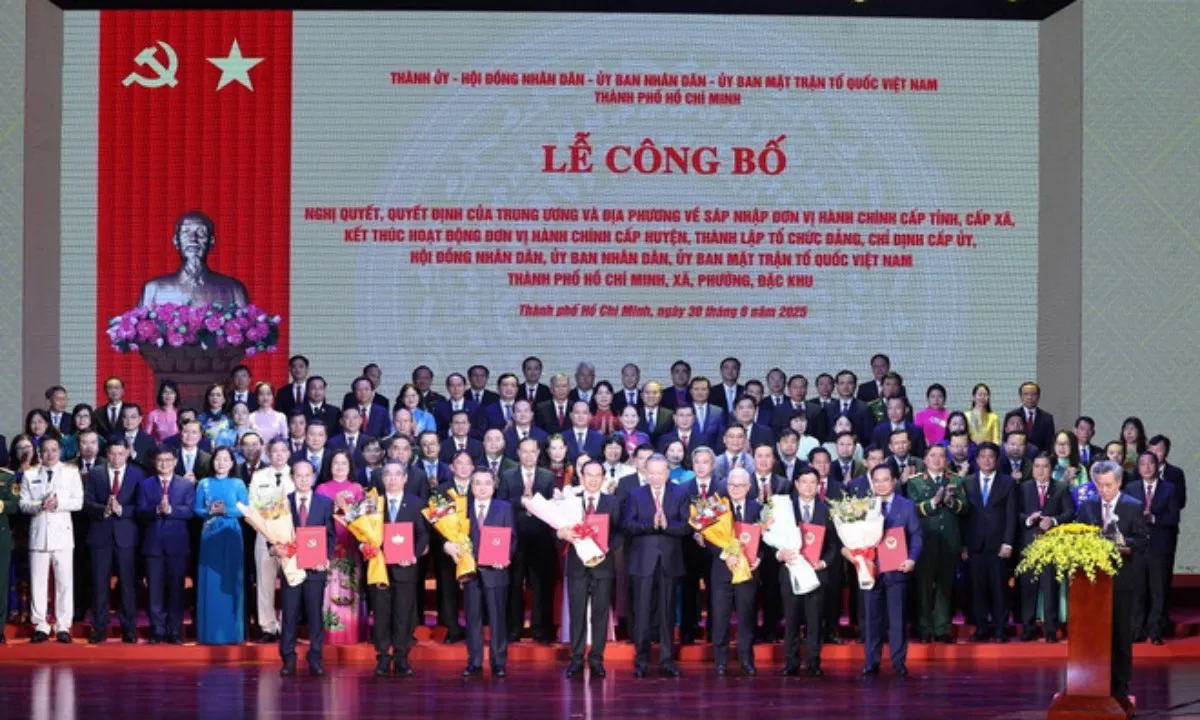 TPHCM điều động 22 cán bộ về cơ sở: Tăng sức mạnh quản lý ở phường, xã