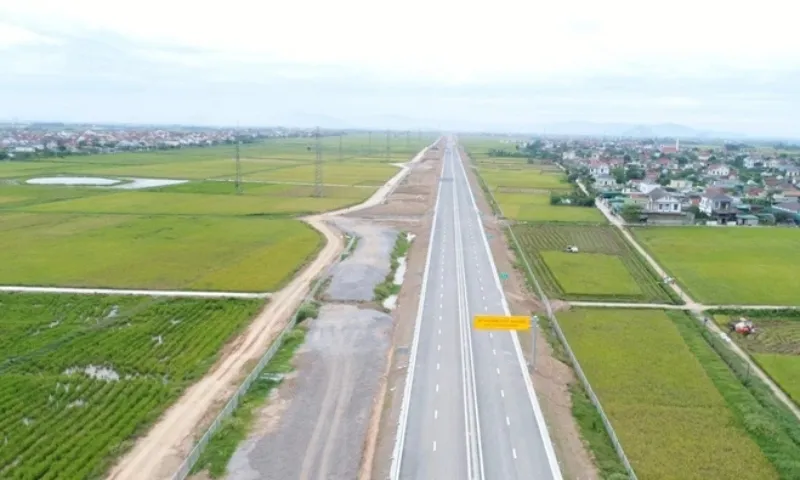 Đề xuất mức thu phí 13 tuyến cao tốc hoàn thành trong năm 2025