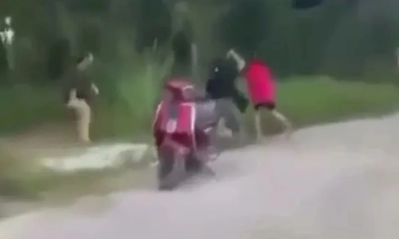 Vụ hai nhóm nữ sinh vác dao chém nhau ở Thanh Hóa: Do mâu thuẫn trên mạng xã hội