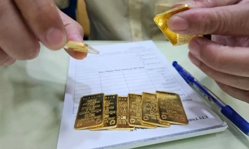 Vàng SJC vượt 120 triệu đồng/lượng 