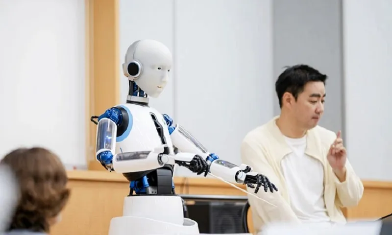 Robot Hàn Quốc vươn tầm giải quyết lao động, chăm sóc sức khỏe 