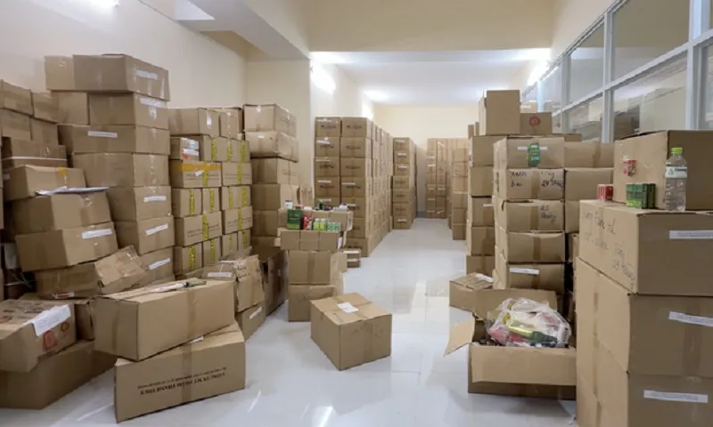 Phá đường dây sản xuất dầu gió, mỹ phẩm giả quy mô lớn: Vợ chồng giám đốc sa lưới cùng 17 đồng phạm
