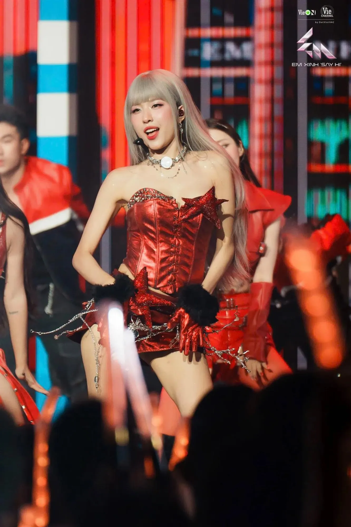 em-xinh-say-hi-lamoon-1004-1707.jpg