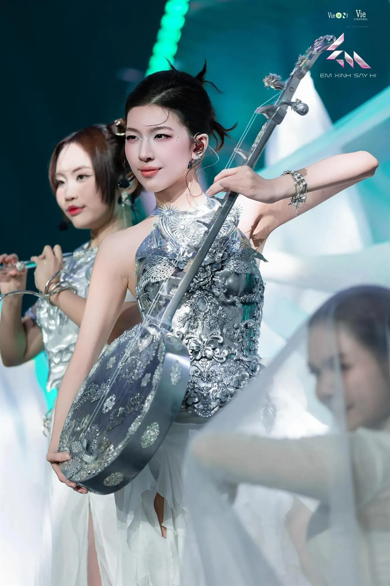 em-xinh-say-hi-lamoon-dh-8788-3312.jpg