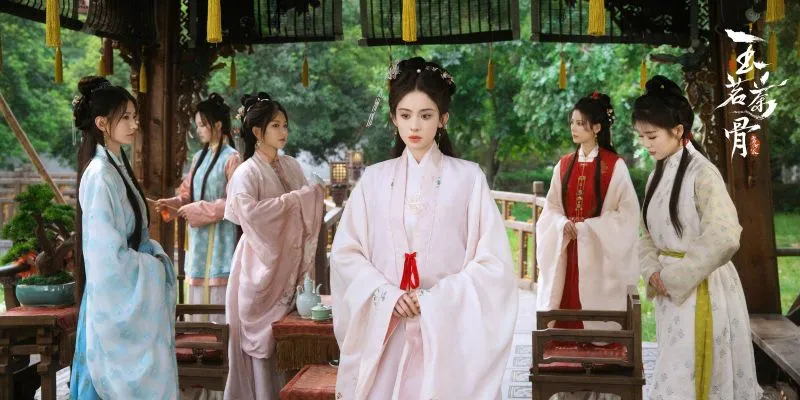 dan-dien-vien-ngoc-minh-tra-cot-nhan-sac-co-tuong-xung-voi-thiet-lap-mo-uoc-cua-vu-chinh (14) 