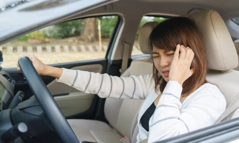 Đi xe ô tô điện dễ say xe hơn?