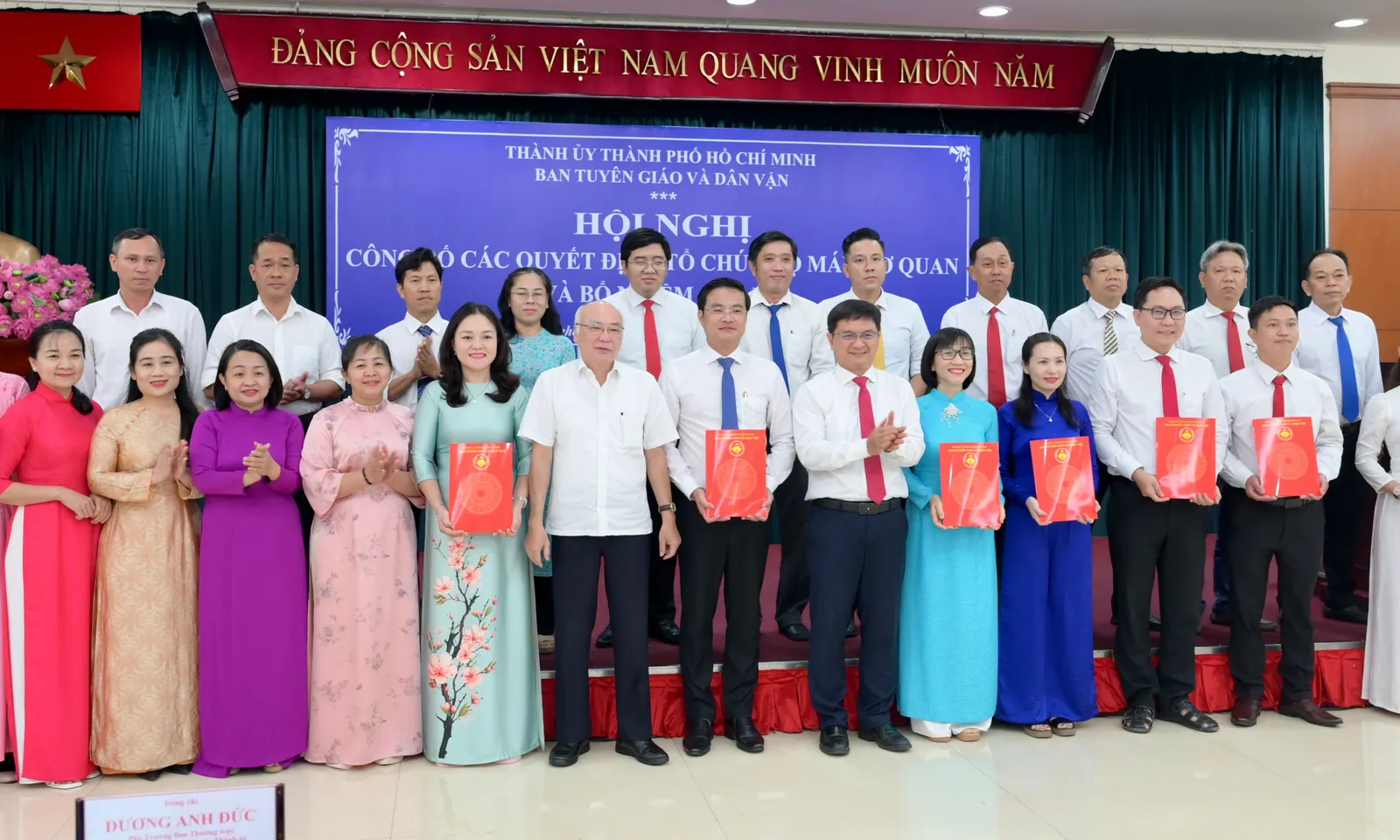 Công bố quyết định tổ chức lại bộ máy và bổ nhiệm cán bộ Ban Tuyên giáo và Dân vận Thành ủy TPHCM