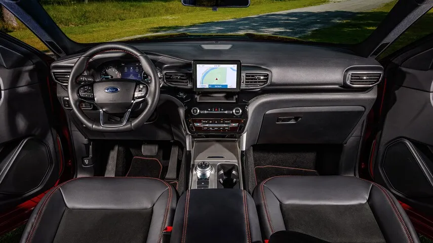 2022-Ford-Explorer-ST-Line-13(2)