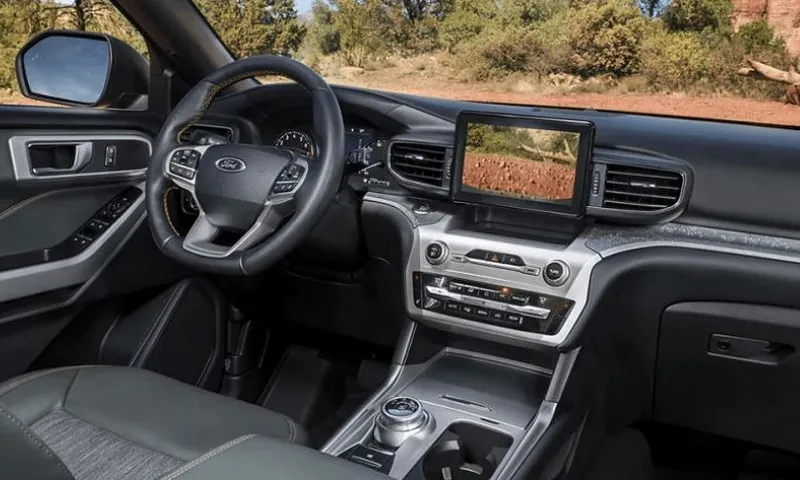 Ford Việt Nam triệu hồi 178 xe Explorer do lỗi camera 360 độ