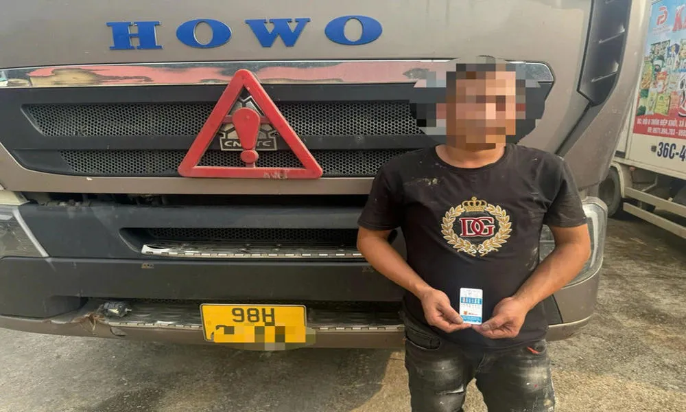 Phạt gần 200 triệu đồng tài xế không bằng lái, dương tính ma túy, chở hàng vượt tuyến