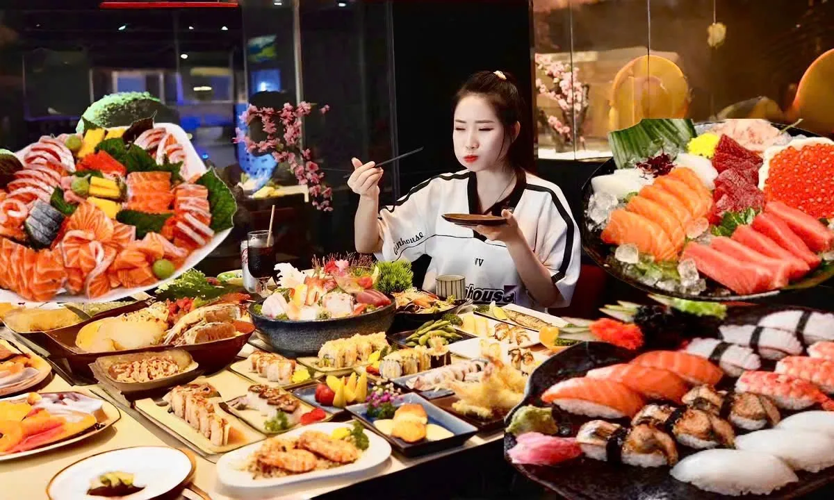 Cô gái người Quảng Ninh tạo clip mukbang gây sốt mạng xã hội vì ăn khỏe gấp 5 người thường