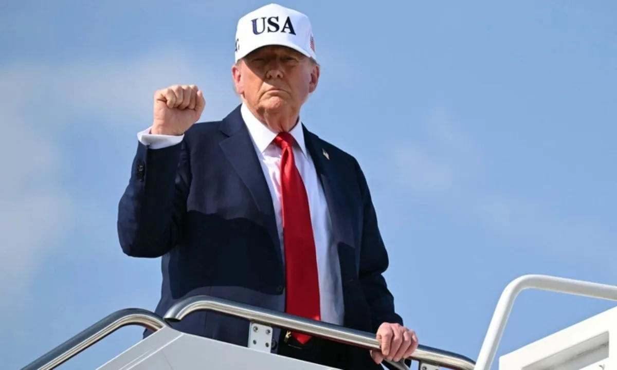 afp2025070364qb6gyv1highrespresidentdonaldtrumpdeliversremarksatiowastatef-1751695726996289923214