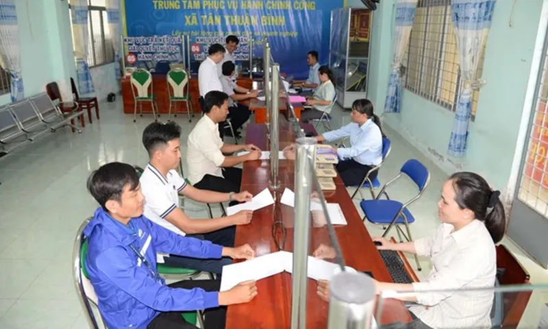 Đồng Tháp giải quyết thủ tục hành chính cho người dân từ thứ 2 đến thứ 7  Ảnh TTO