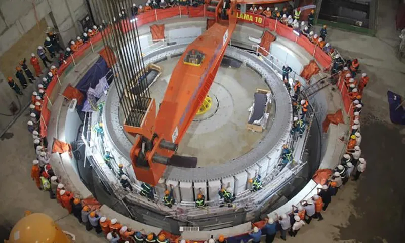 Hạ đặt thành công rotor 585 tấn tại dự án Thuỷ điện Hoà Bình mở rộng