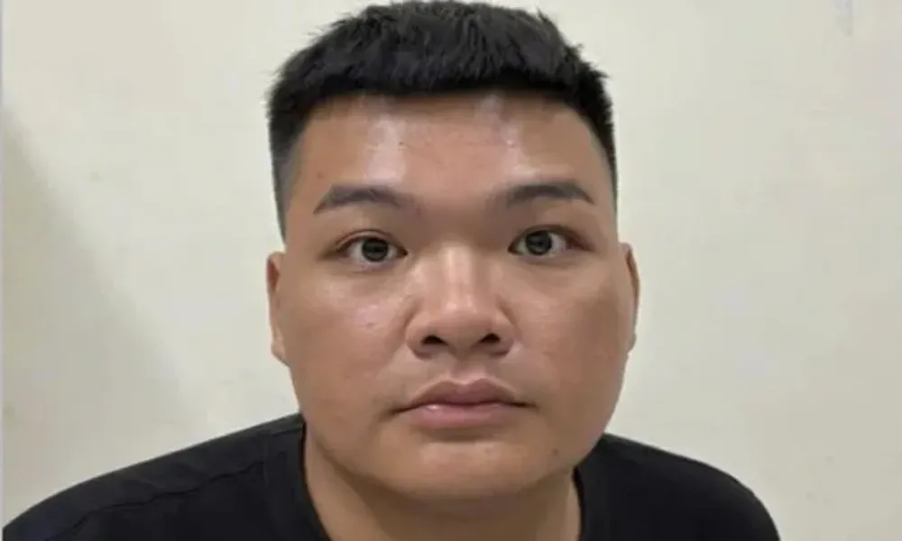 Nghi phạm cướp tiệm vàng khai do thua bạc trực tuyến, bị cảnh sát bắt giữ