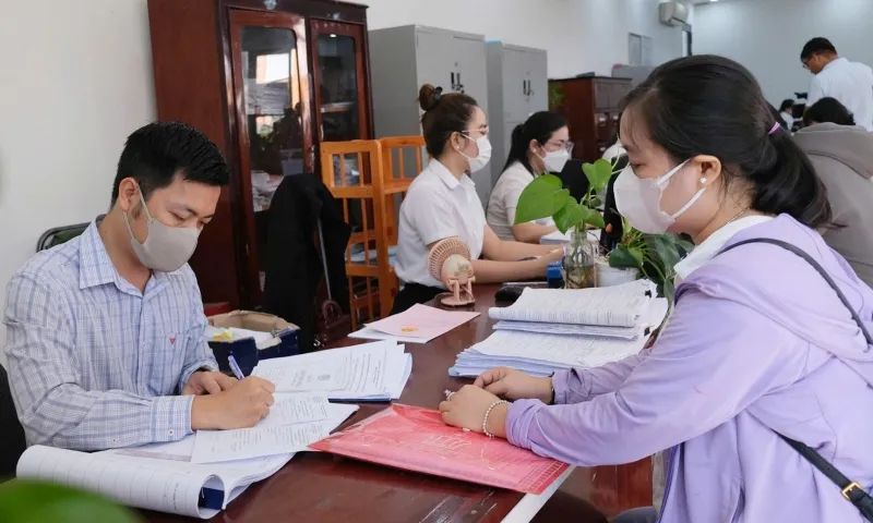 Bộ Nội vụ hướng dẫn giải quyết nghỉ hưu trước tuổi sau sáp nhập