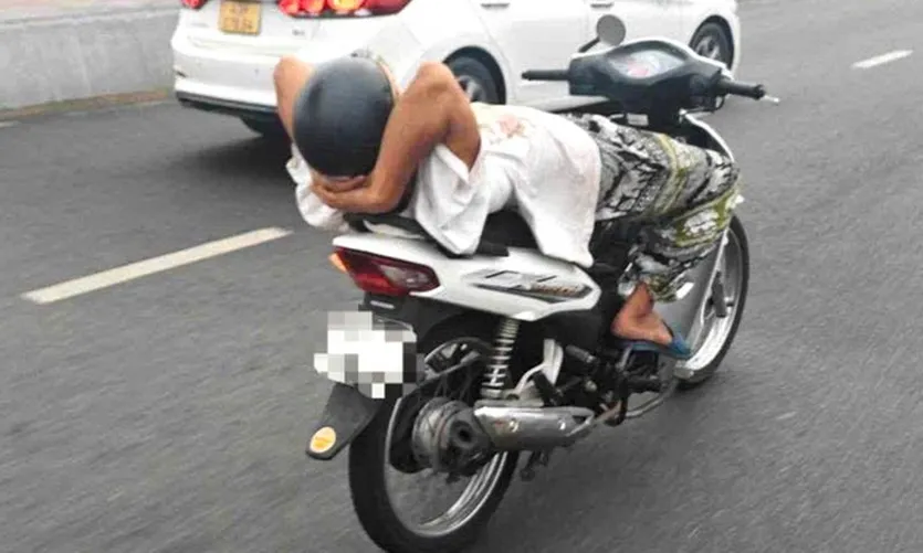 Đà Nẵng: Người chạy xe máy buông tay trên cầu Rồng, từng nhiều lần điều trị tâm thần