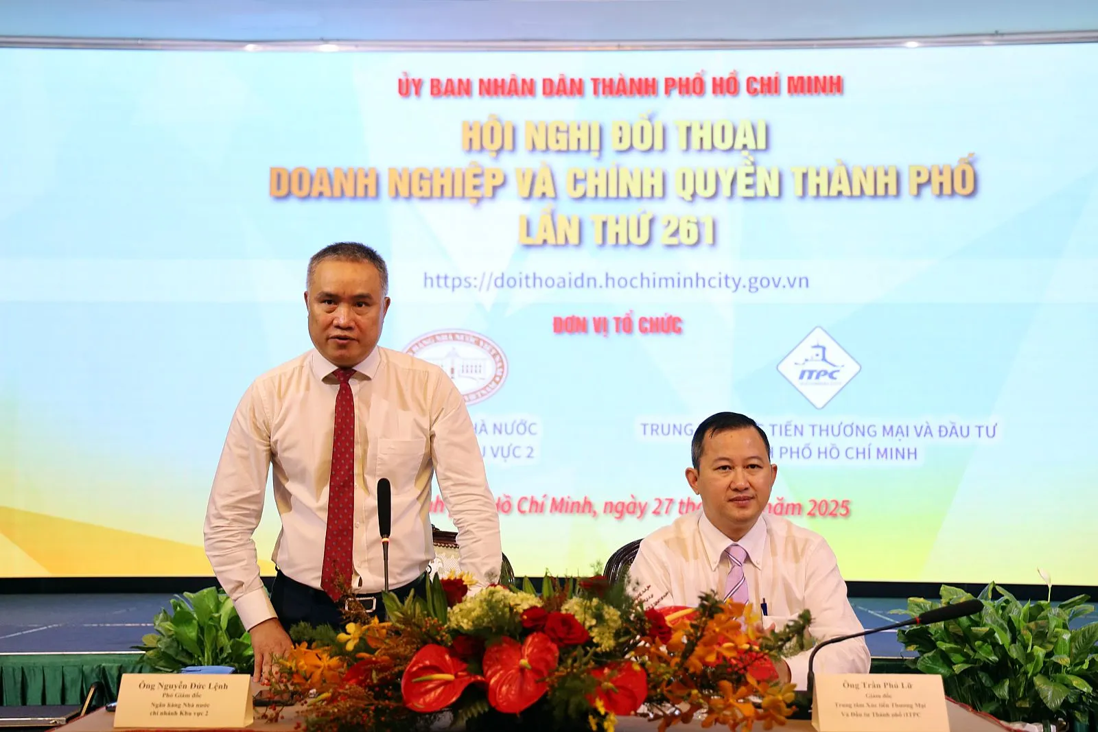 Ông Nguyễn Đức Lệnh, Phó Giám đốc NHNN chi nhánh Khu vực II (đang phát biểu)_voh