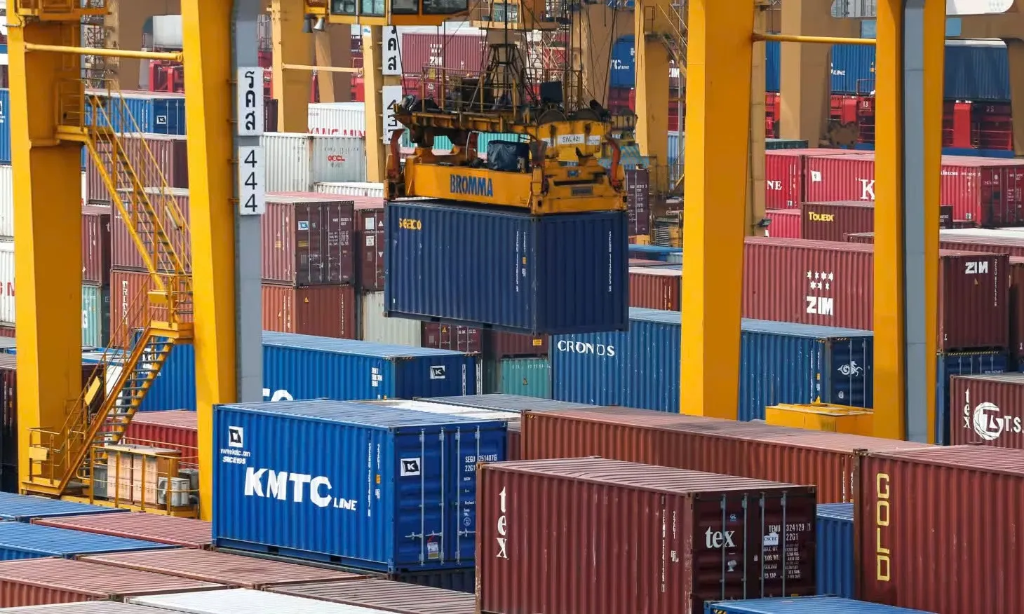 ASEAN “choáng váng” với mức thuế mới của Hoa Kỳ