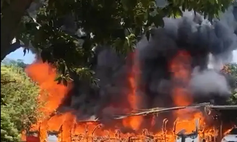 Nhiều xe điện bị thiêu rụi trong vụ cháy nhà xe tại khu du lịch chùa Hương Tích