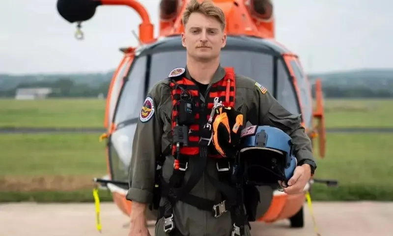 Người lính cứu hộ cứu hàng trăm người giữa lũ quét Texas