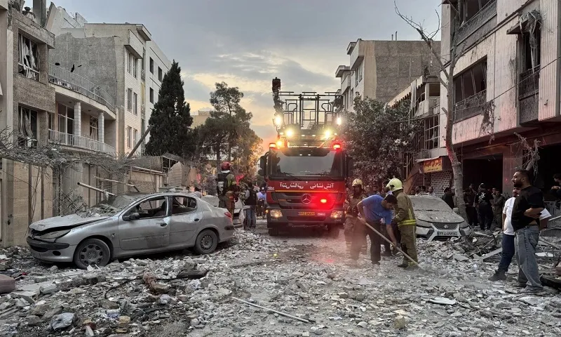 Thủ đô Tehran, Iran sau một vụ không kích - Ảnh AFP