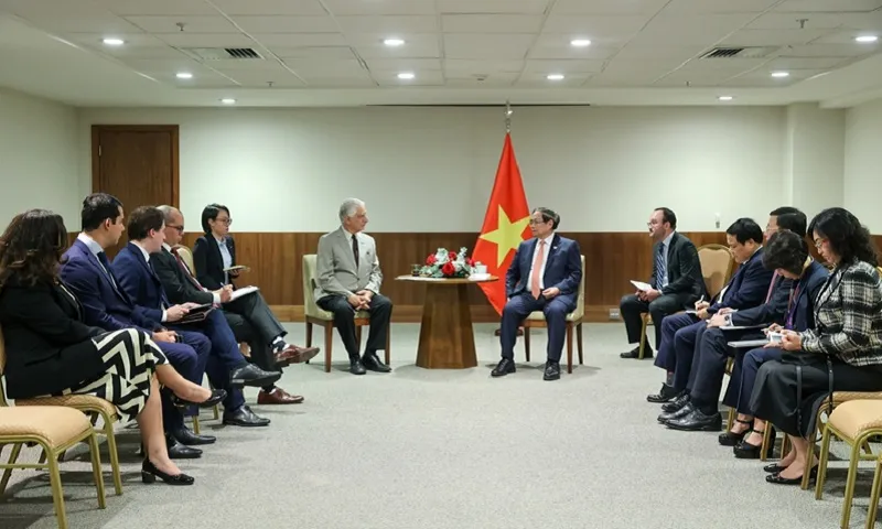 Thủ tướng làm việc với các tập đoàn, liên đoàn doanh nghiệp Brazil