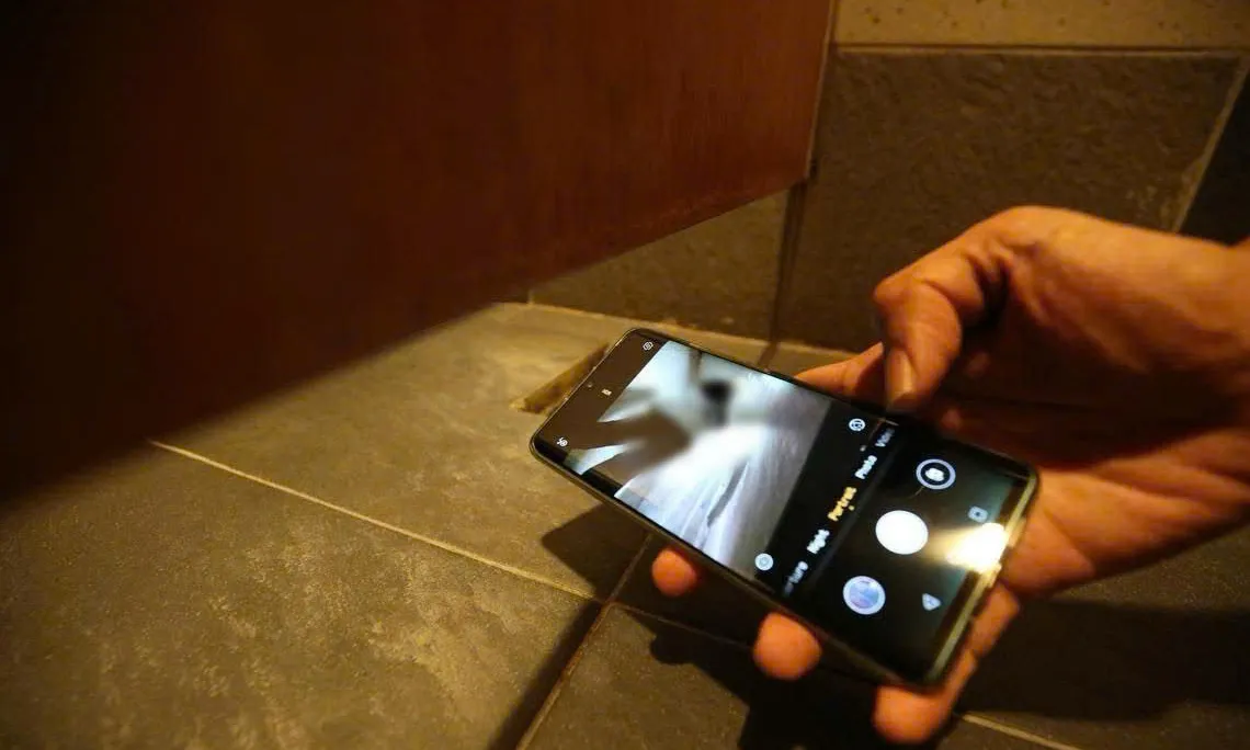 Trung Quốc: Bắt giữ nghi phạm giả gái quay lén, phát tán video nhạy cảm hàng loạt