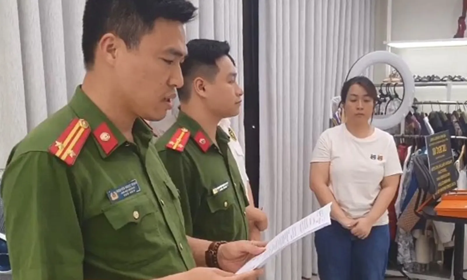 Tạm giữ đối tượng bán hàng hiệu online trốn thuế có doanh thu hơn 800 tỷ đồng